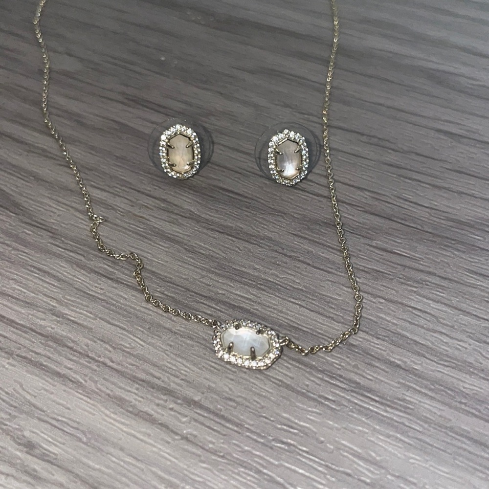 Kendra Scott earrings and necklace set